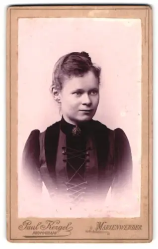 Fotografie Paul Kergel, Marienwerder, Marienburgerstr. Nr. 148, Porträt einer jungen Frau