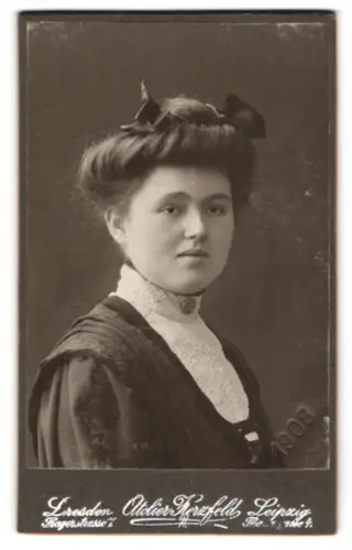 Fotografie Martin Herzfeld, Dresden, Pragerstrasse 7, Porträt einer jungen Frau