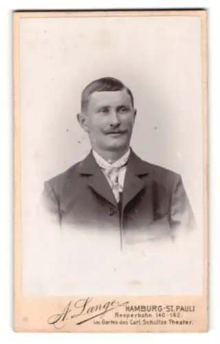 Fotografie Anton Lange, Hamburg-St. Pauli, Reeperbahn 140-142, Porträt eines Mannes