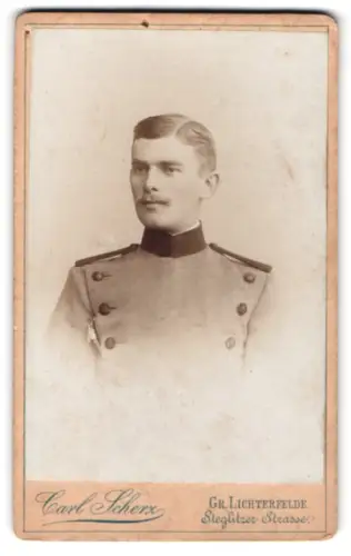 Fotografie Carl Scherz, Gr. Lichterfelde, Steglitzer Strasse, Soldat in Uniform