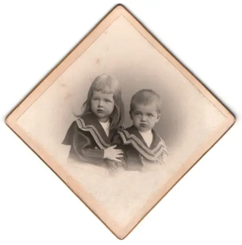 Fotografie Marie Müller, Breslau, Tauentzienstr. 77, Kinderpaar in modischer Kleidung