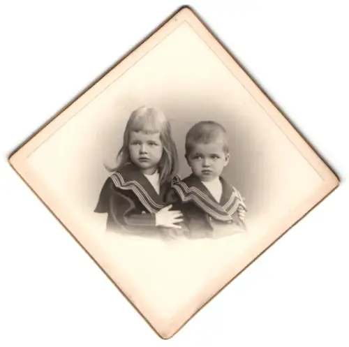 Fotografie Marie Müller, Breslau, Tauentzienstr. 77, Kinderpaar in modischer Kleidung