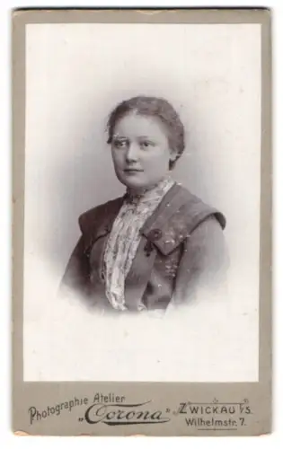 Fotografie Atelier Corona, Zwickau, Wilhelmstr. 7, Porträt einer jungen Frau