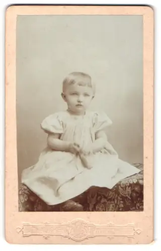 Fotografie Th. Thalacker, Bad Friedrichroda, Hauptstrasse 27, Porträt eines Kindes
