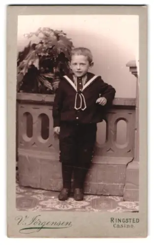 Fotografie V. Jörgensen, Ringsted, Casino, Junge in Matrosenanzug