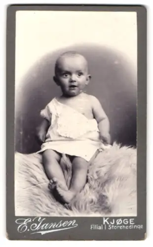 Fotografie E. Jansen, Kjøge, Filial i Storehedinge, Porträt eines Kleinkinds