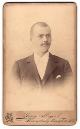Fotografie Georg Meyer, Braunschweig, Bankplatz 3, Porträt eines eleganten Herrn