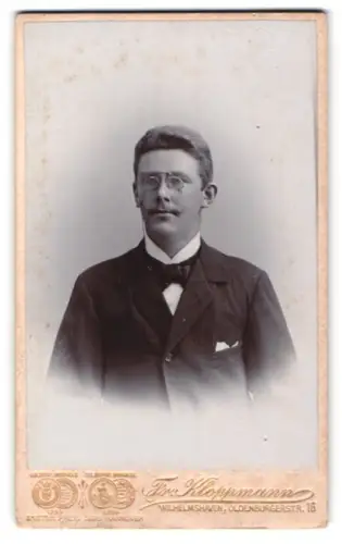 Fotografie Fr. Kloppmann, Wilhelmshaven, Oldenburgerstr. 16, Porträt eines eleganten Herrn
