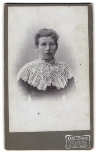 Fotografie Carl Böhme, Altenburg, am Hoftheater, Porträt einer Frau