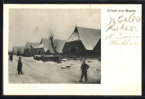 AK Nusse, Verschneite Dorfstrasse mit Bauernhäusern und Kindern
