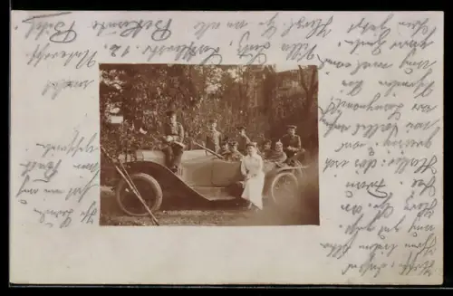 AK Soldaten in Uniform und Frau am