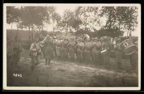 AK Musikkapelle mit Instrumenten