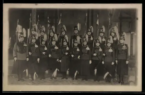 Foto-AK Frauen in Soldatenuniformen