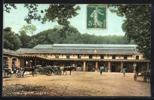 AK Bayonne, La Gare du Midi, Südbahnhof mit wartenden Kutschen