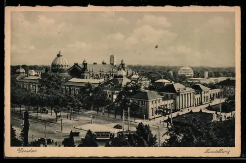 AK Dresden, Blick zum Ausstellungsgelände, Strassenbahn