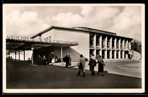 AK Frankfurt a. M., Messehaus des Deutschen Kunsthandwerks