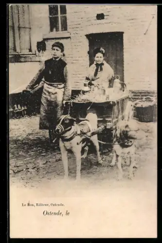 AK Ostende, Frauen beladen Hundegespann mit Milchkannen