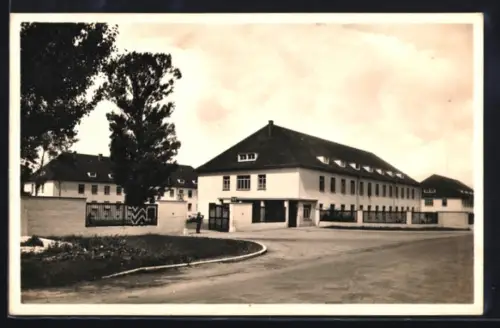 AK Freiburg i. Br., Schlageterkaserne, Kaserneneingang mit Wache