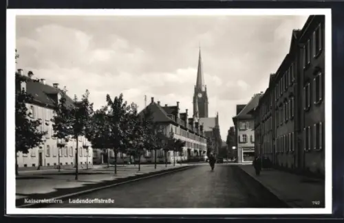 AK Kaiserslautern, Ludendorffstrasse mit Blick zur Kirche