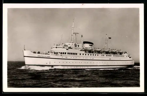 AK Bundesbahn-Hochsee-Fährschiff Deutschland in Fahrt