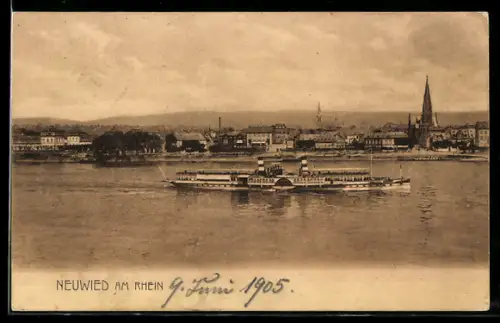AK Neuwied am Rhein, Raddampfer Kaiserin Auguste Victoria in Fahrt vor der Stadt