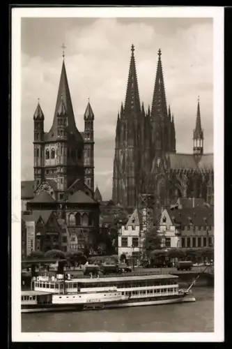 AK Raddampfer Amicitia vor dem Dom und der St. Martinskirche in Köln