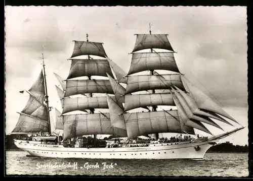 AK Segelschulschiff der Bundesmarine Dreimast-Bark Gorck Fock in Fahrt