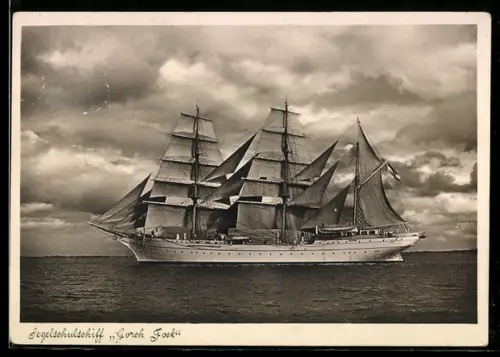 AK Segelschulschiff der Kriegsmarine Gorch Fock querab von Backbord