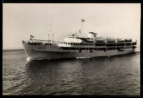 AK Passagierschiff Jugoslavija in Fahrt