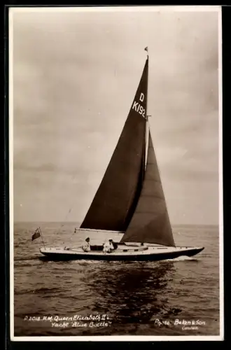 AK Britische Segelyacht Blue Bottle querab von Steuerbord