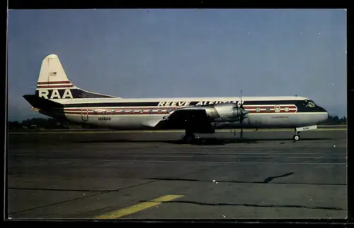 AK Passagierflugzeug Lockheed 188C Electra der Reeve Aleutian auf dem Flugplatz