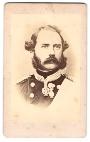 Fotografie unbekannter Fotograf und Ort, Porträt König Christian IX. von Dänemark in Uniform