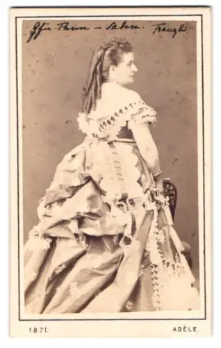 Fotografie Adèle, Wien, Praterstrasse 18, Gräfin Christiane Thun-Salm in prachtvollem Kleid