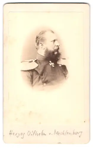 Fotografie unbekannter Fotograf und Ort, Porträt Wilhelm Herzog von Mecklenburg in Uniform, gest. 1879