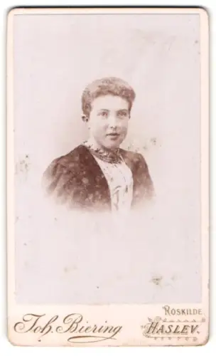 Fotografie Tch. Biering, Roskilde Haslev, Porträt einer jungen Frau