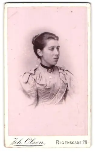 Fotografie Johannes Olsen, Kopenhagen, Rigensgade 28, Porträt einer Frau