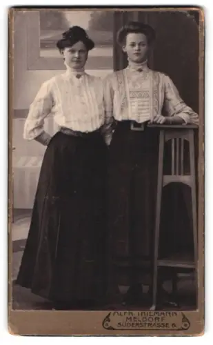 Fotografie Alfr. Thiemann, Meldorf, Süderstrasse 6, Zwei Damen