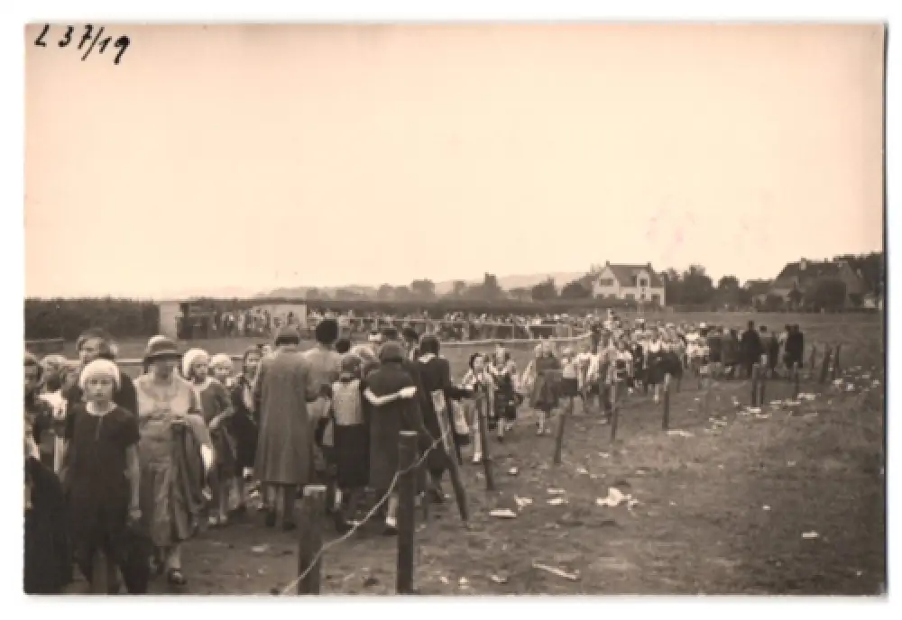 21 Fotografien Flughafen Essen, Junkers Flugzeuge der Lufthansa, Besucher & Hangar zum Tag d. Eröffnung 1934,  17