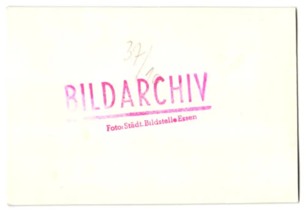 21 Fotografien Flughafen Essen, Junkers Flugzeuge der Lufthansa, Besucher & Hangar zum Tag d. Eröffnung 1934,  40