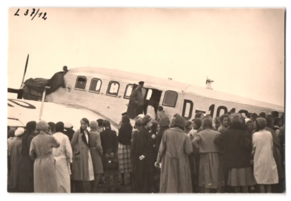 21 Fotografien Flughafen Essen, Junkers Flugzeuge der Lufthansa, Besucher & Hangar zum Tag d. Eröffnung 1934,  5