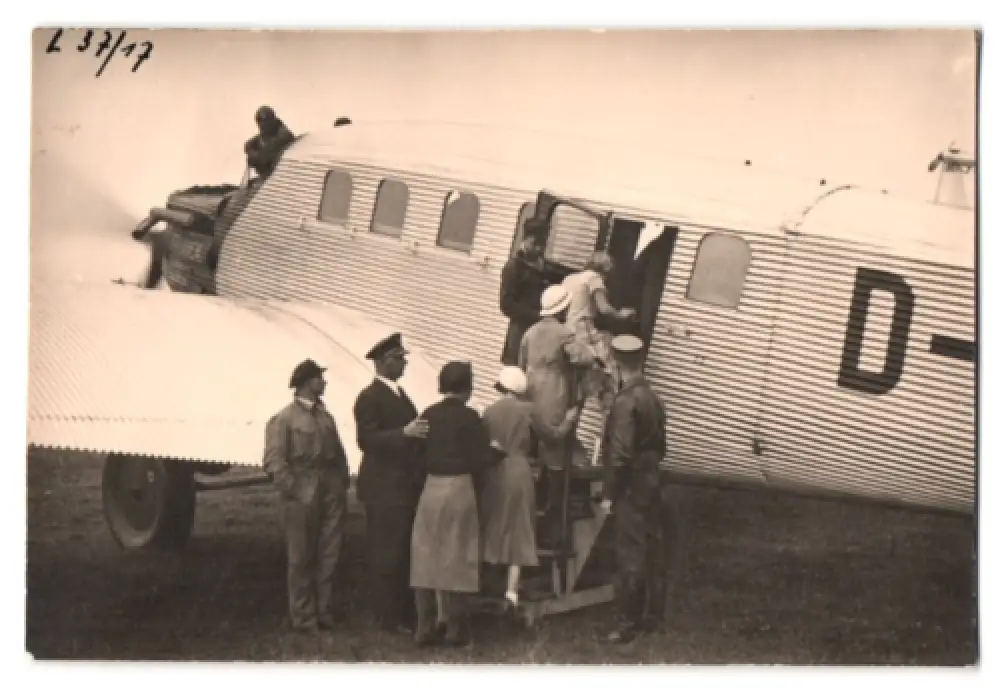 21 Fotografien Flughafen Essen, Junkers Flugzeuge der Lufthansa, Besucher & Hangar zum Tag d. Eröffnung 1934,  6