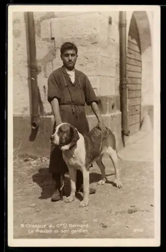 AK Grand St-Bernard, Bernhardiner mit Besitzer