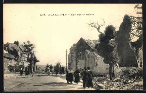 AK Montdidier, Une rue en ruines