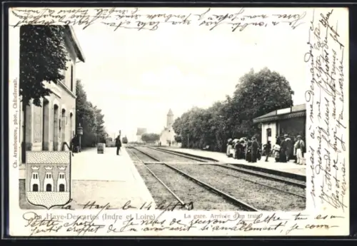 AK La Haye-Descartes /Indre et Loire, La Gare, arrivée d`un train