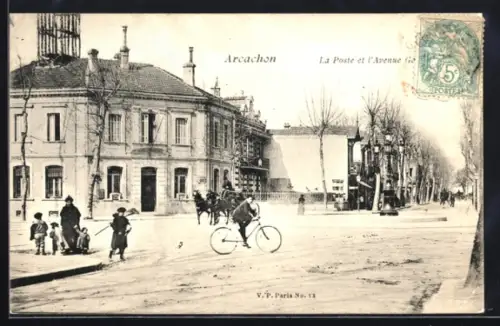 AK Arcachon, La Poste et l`Avenue