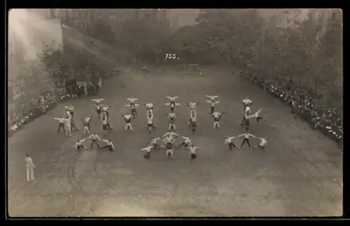 Foto-AK Coblenz, Schauturnen 1919, Formation in Gruppen