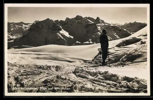 AK Mohnenfluhsattel, Skiläufer mit Blick auf Wildgruben
