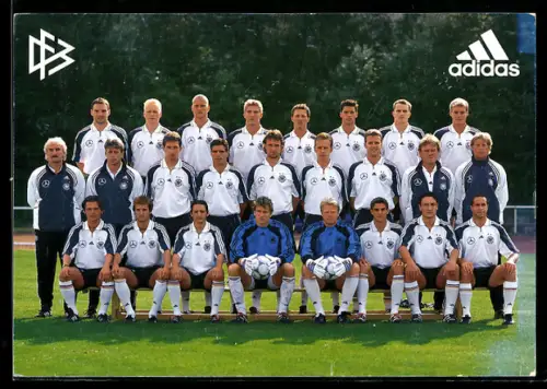 AK Deutsche Fussballmannschaft mit adidas-Logo