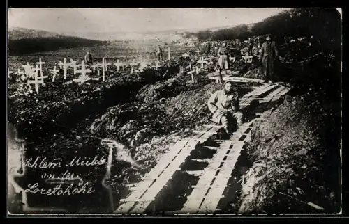 AK Loretto, Soldaten bei Kriegsgräbern