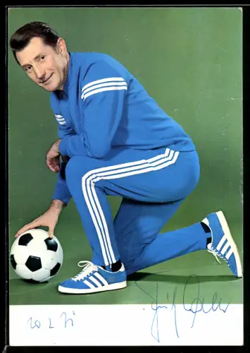 AK Fussballlegende Fritz Walter auf den Knien